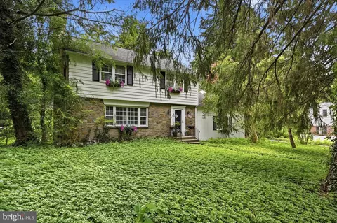 200 Ladbroke Rd, Bryn Mawr, PA 19010
