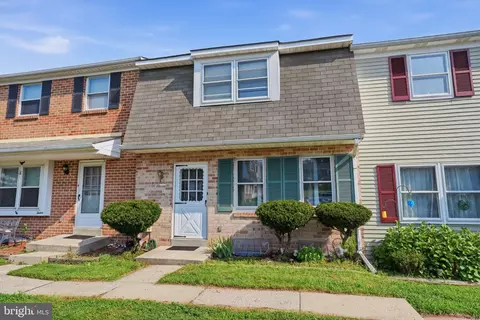 11 Valley Dr Apt, Telford, PA 18969