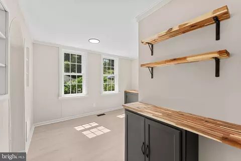 Entry Way - 21 Perkiomen Ave, Spring Mount, PA 19478 photo 6 of 14