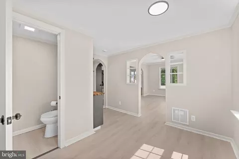 Entry Way - 21 Perkiomen Ave, Spring Mount, PA 19478 photo 8 of 14