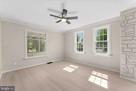 Living - 21 Perkiomen Ave, Spring Mount, PA 19478 photo 1 of 4