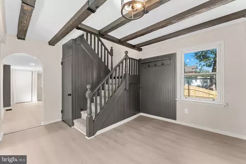 Entry Way - 21 Perkiomen Ave, Spring Mount, PA 19478 photo 3 of 14