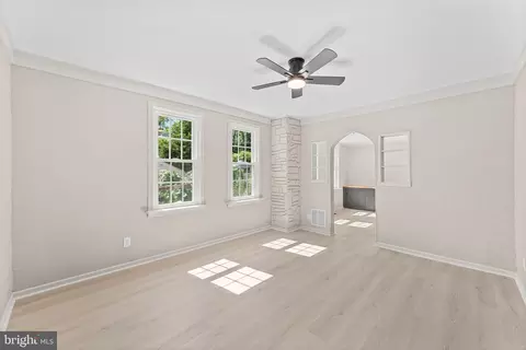 Living - 21 Perkiomen Ave, Spring Mount, PA 19478 photo 2 of 4