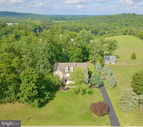 1 Eagleview Ln, Schwenksville, PA 19473