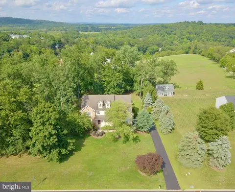 1 Eagleview Ln, Schwenksville, PA 19473