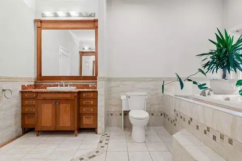 Bath - 1162 Dewitt Rd, Wayne, PA 19087 photo 6 of 8