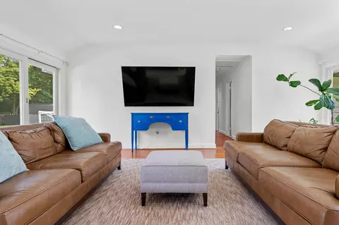 Living - 1162 Dewitt Rd, Wayne, PA 19087 photo 5 of 6