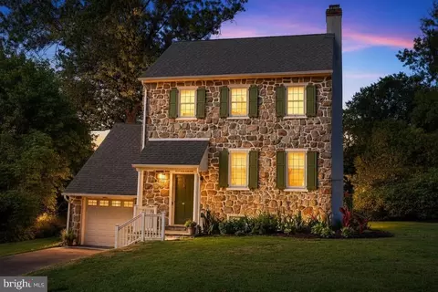 22 Carriage Ln, Norristown, PA 19401