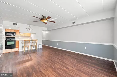 233 Township Line Rd #5B, Elkins Park, PA 19027