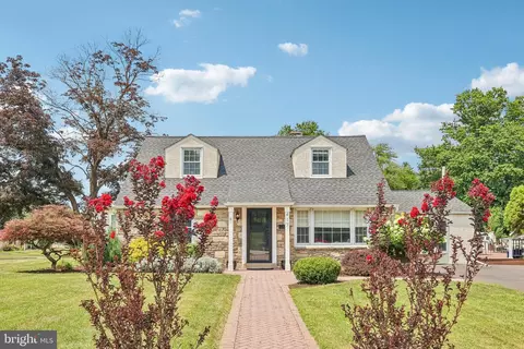 417 Suffolk Rd, Flourtown, PA 19031