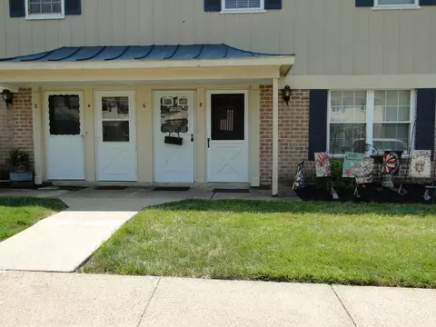 8 Shannon Dr, North Wales, PA 19454