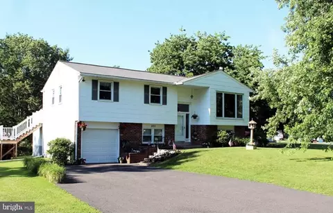 371 Carpenter Ln, Hatfield, PA 19440