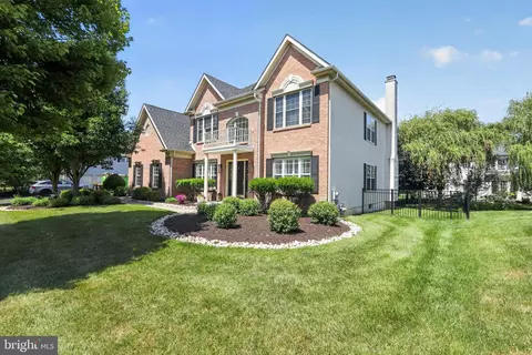121 Avondale Dr, North Wales, PA 19454