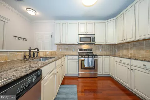 300 W Elm St #2204, Conshohocken, PA 19428