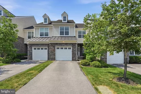 205 Ella Ln, Conshohocken, PA 19428
