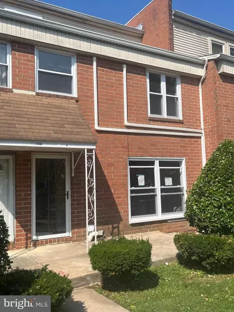 108 W Spring Ave #6, Ardmore, PA 19003