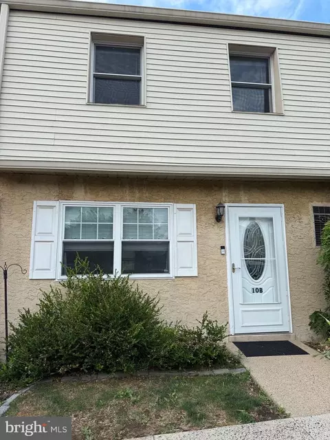 515 N York Rd #10-B, Willow Grove, PA 19090