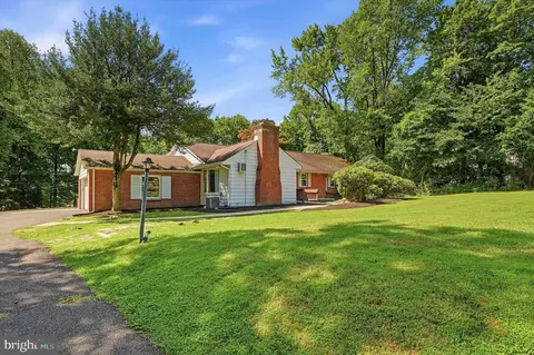 2745 Edge Hill Rd, Huntingdon Valley, PA 19006