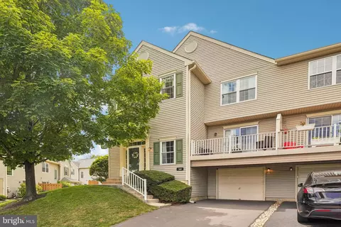 348 Bluestone Ct, Collegeville, PA 19426