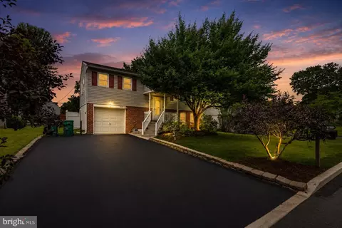 913 Seminary St, Pennsburg, PA 18073
