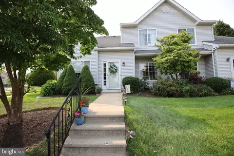 321 Wind Ripple Ct, Harleysville, PA 19438