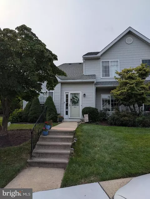321 Wind Ripple Ct, Harleysville, PA 19438