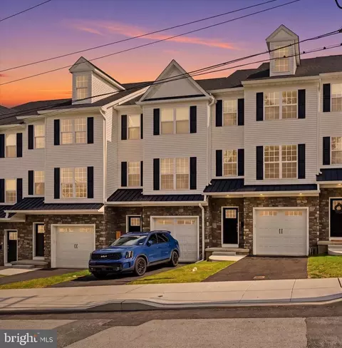 207 W Eighth St, Bridgeport, PA 19405