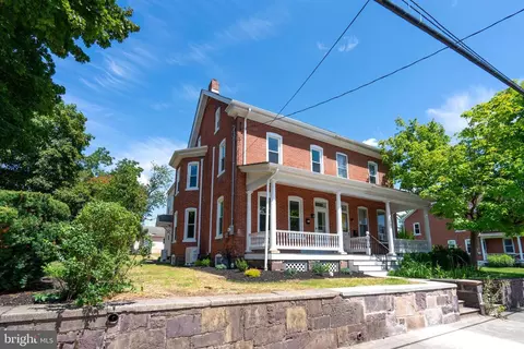 131 Jefferson St, East Greenville, PA 18041