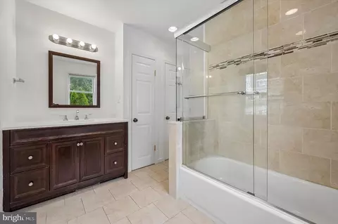 Bath - 3 Hansen Ct, Narberth, PA 19072 photo 2 of 2