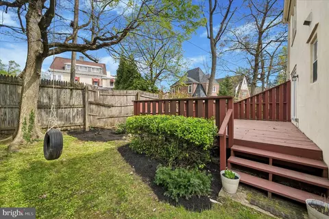 Exterior - 3 Hansen Ct, Narberth, PA 19072 photo 3 of 4