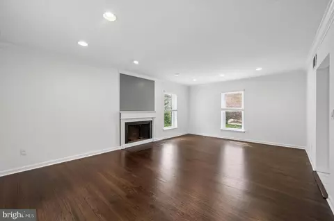 Living - 3 Hansen Ct, Narberth, PA 19072 photo 3 of 5