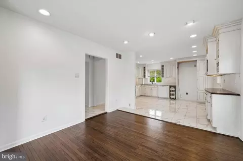 Living - 3 Hansen Ct, Narberth, PA 19072 photo 5 of 5