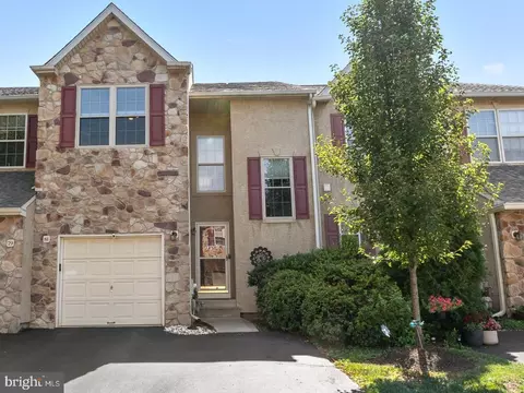 81 Chadwick Cir, Eagleville, PA 19403