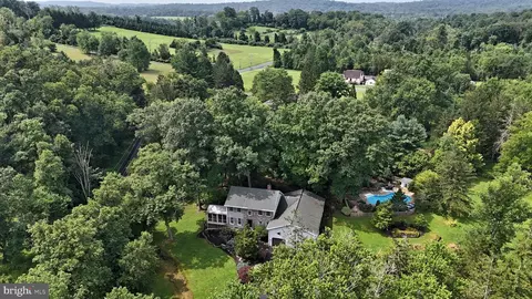 2053 Perkiomenville Rd, Green Lane, PA 18054