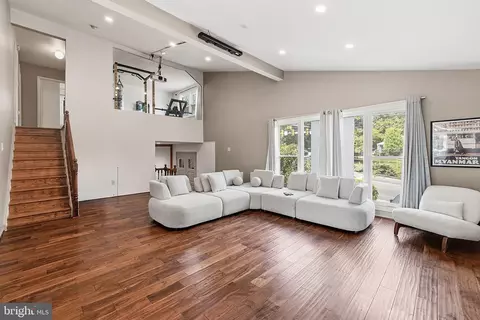 3036 Susquehanna Rd, Abington, PA 19001