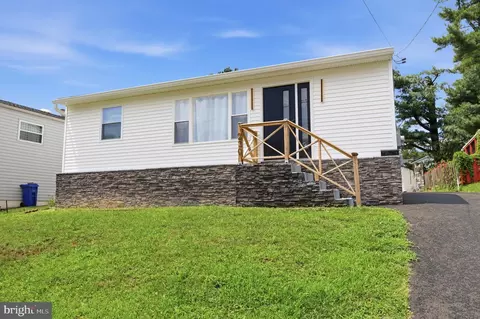1230 Hall Ave, Abington, PA 19001
