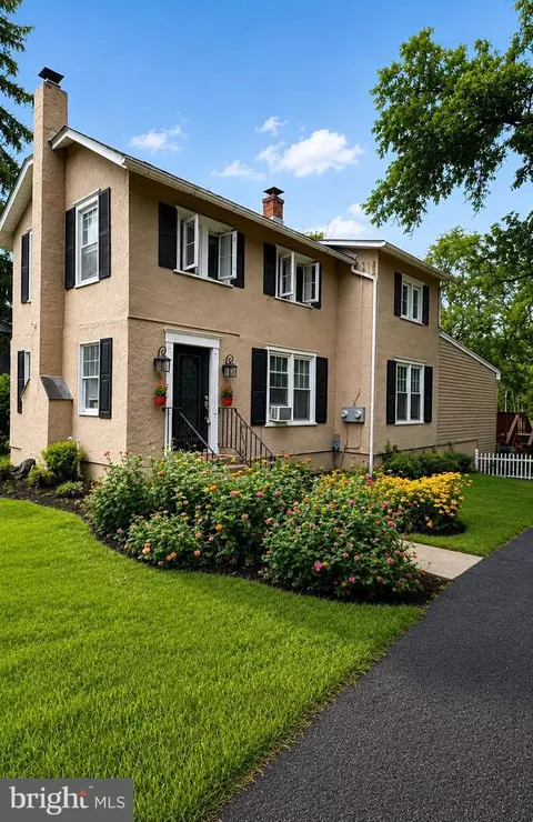 6 Perkiomen Ave, Schwenksville, PA 19473
