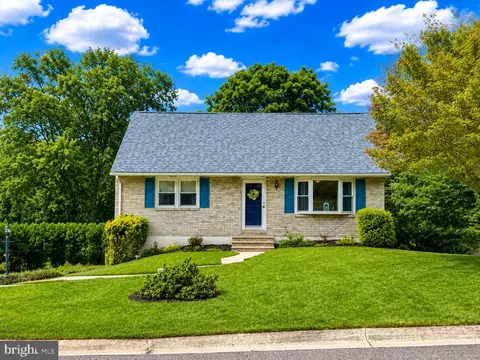 1274 Doris Dr, Pottstown, PA 19464