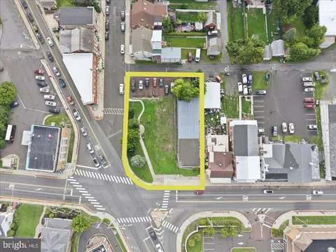 369 Main St, Pennsburg, PA 18073