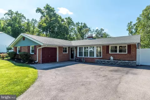 608 Oriole Ln, Dresher, PA 19025