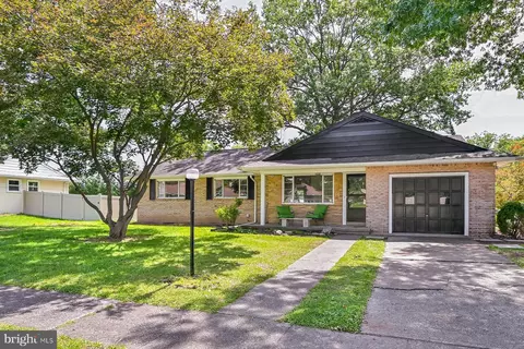1026 Elmwood Dr, Pottstown, PA 19464
