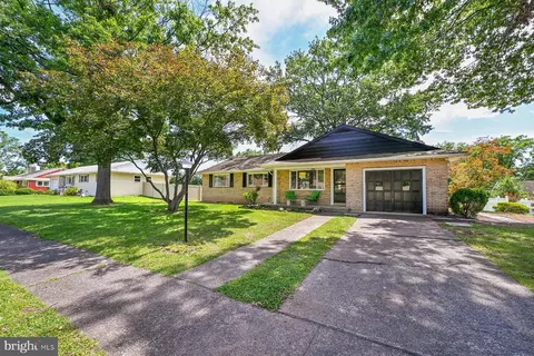 1026 Elmwood Dr, Pottstown, PA 19464