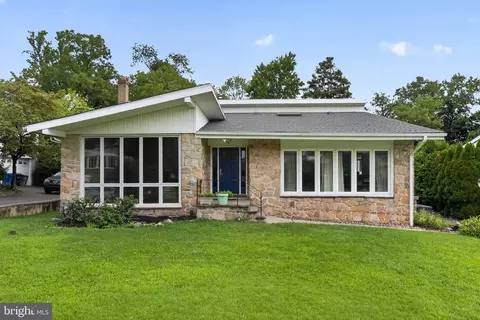 7931 Oak Hill Dr, Cheltenham, PA 19012