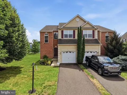 526 Clearview Dr, Souderton, PA 18964