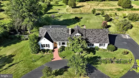 119 Colonial Dr, Perkiomenville, PA 18074