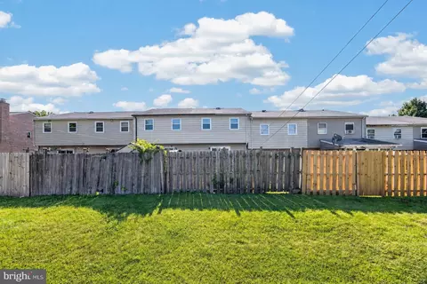 2002 Bayless Pl, Eagleville, PA 19403 photo 2