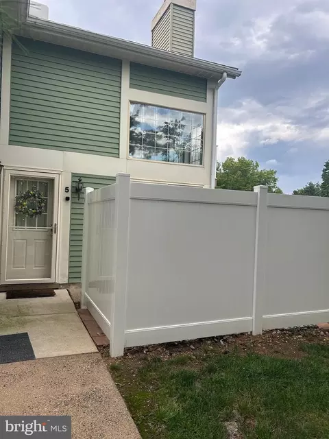 5 Brookside Ct, Horsham, PA 19044