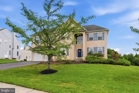 6003 Shady Wood Cir, Collegeville, PA 19426