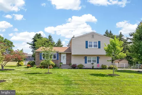 1340 Barton Dr, Fort Washington, PA 19034