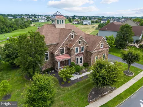 535 Championship Dr, Harleysville, PA 19438